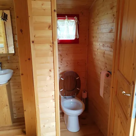 Holiday home Roulotte Atypique Calme Au Milieu De La Verdure