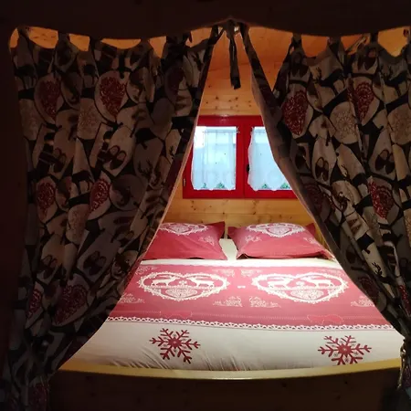 Roulotte Atypique Calme Au Milieu De La Verdure Holiday home